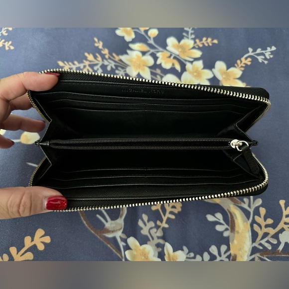 Used Michael Kors Long Wallet - Picture 2 of 6